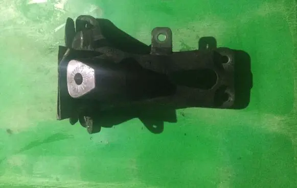 Audi A4 S4 B8 8K Engine mounting bracket 8K0199308AQ