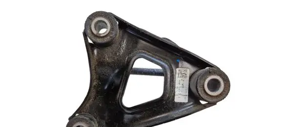 Tesla Model 3 Engine mounting bracket 111023200C 111023200 AMX190210109360