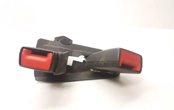 Audi RS4 Middle seatbelt buckle (rear) 8K0827739 8K0857797