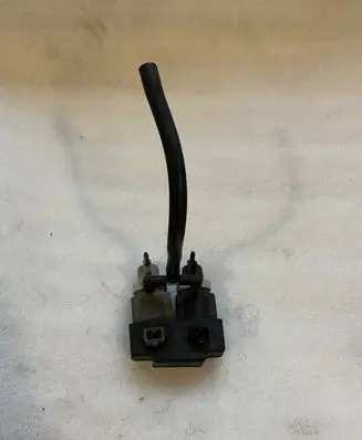 Audi A6 S6 C5 4B Turbo solenoid valve 059906629 PN0425223