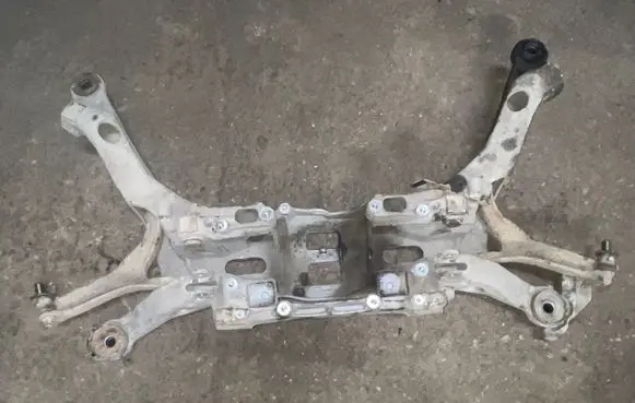 Volvo XC70 Rear subframe 30683440