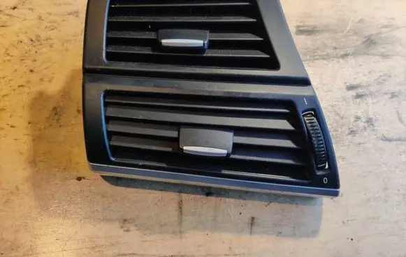 BMW X5 E70 Dashboard side air vent grill/cover trim 7161803 773201 0117784