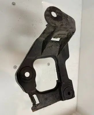 Audi A6 S6 C5 4B Fender mounting bracket 4B0853922B