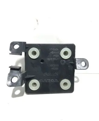 Engine mounting bracket
