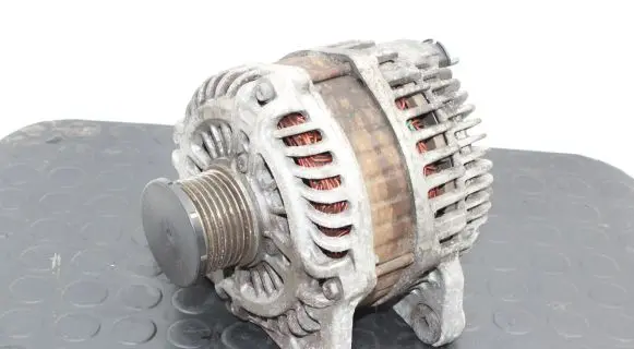Nissan Juke I F15 Generator/alternator 23100BV80A