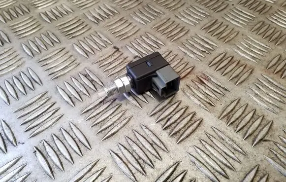 KIA Sportage Brake pedal sensor switch