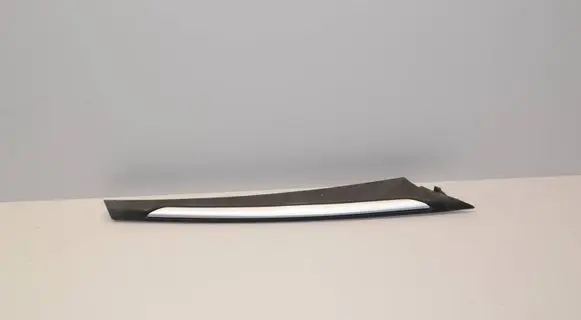 Front bumper splitter molding