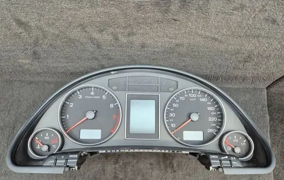 Audi A4 S4 B7 8E 8H Speedometer (instrument cluster) 8E0920900Q 0263626056 RB8