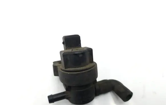 Mercedes-Benz CLS C219 Vacuum valve 0004703599