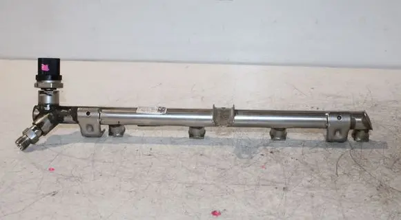 Fuel main line pipe