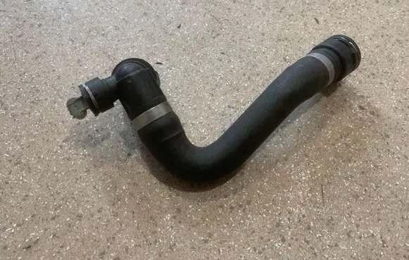 Mercedes-Benz GLC X253 C253 Engine coolant pipe/hose A2535018182