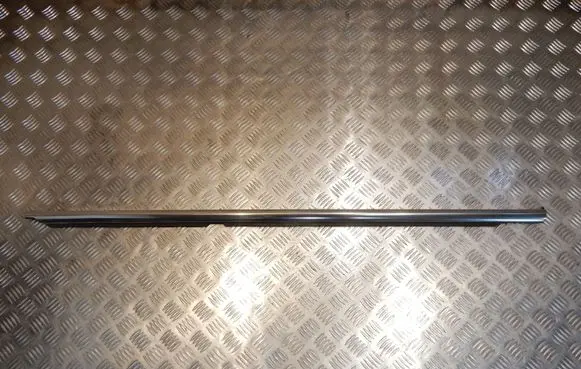 Mercedes-Benz S W221 Rear door trim (molding) MERCEDESBENZ 2560