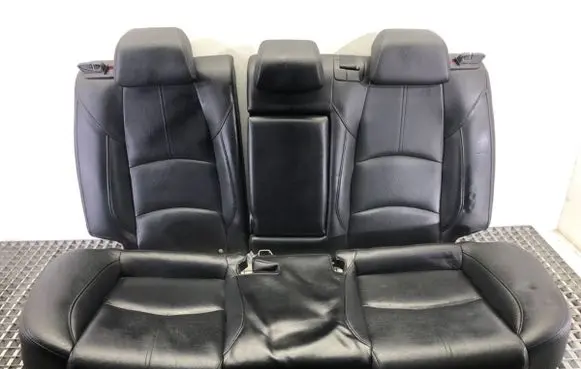 Mazda 3 II Second row seats 