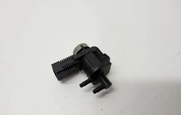 Audi A4 S4 B8 8K Turbo solenoid valve 1K0906283A