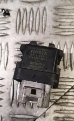 Toyota Corolla E120 E130 Glow plug pre-heat relay 2861067010