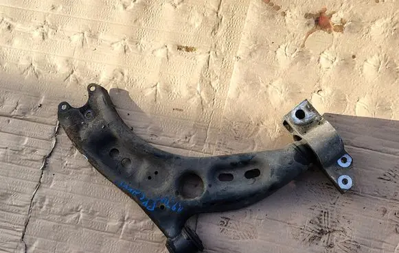 Volkswagen Caddy Front upper control arm/wishbone 