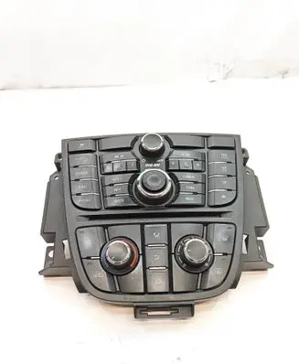 Head unit multimedia control