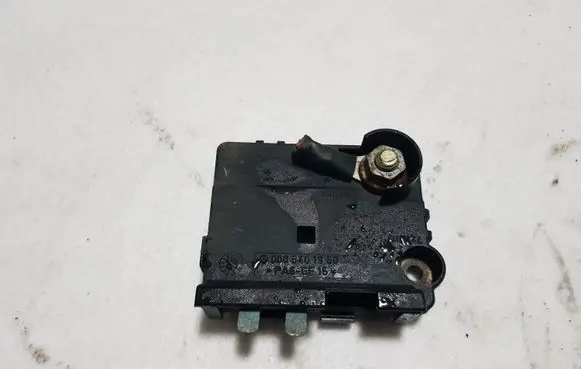 Mercedes-Benz S W220 Fuse module 0005401950