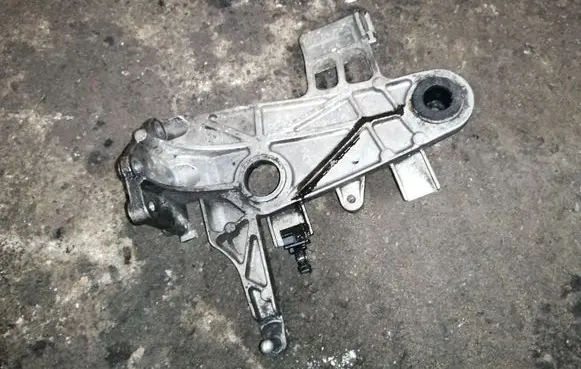 Mercedes-Benz E W212 Air filter cleaner box bracket assembly A6510902241