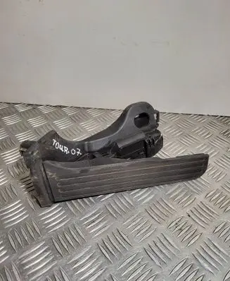 Volkswagen Touran I Accelerator throttle pedal 1T1723503H 6PV00868901