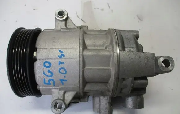Volkswagen Golf VII Air conditioning (A/C) compressor (pump) 5Q0816803B