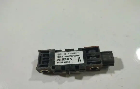 Nissan Pathfinder R51 Airbag deployment crash/impact sensor 0285003019