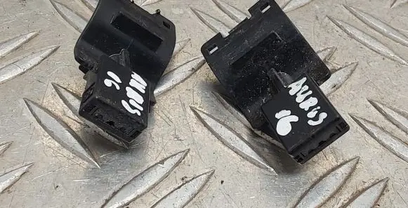 Windshield washer spray nozzle