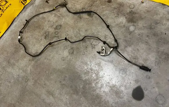 Mercedes-Benz GL X166 Fuel line pipe A1664702224