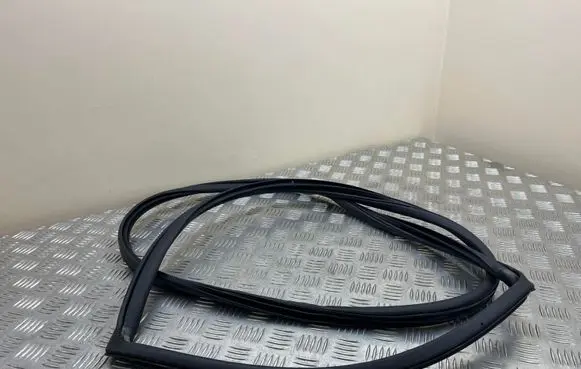 Subaru Forester SH Rubber seal rear door 