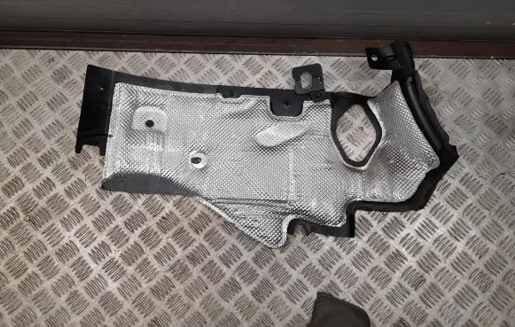 Jeep Grand Cherokee Heat shield in engine bay 