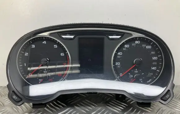 Audi A1 Speedometer (instrument cluster) 8X0920980