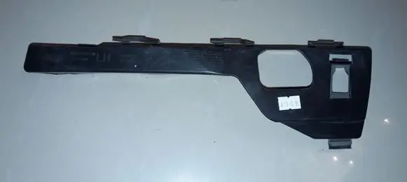 Ford Focus Front bumper mounting bracket 4M5117E857AC