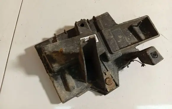Chrysler Voyager Battery bracket 4716768