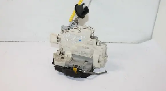 Audi A4 S4 B7 8E 8H Rear door lock 8E0839015AA