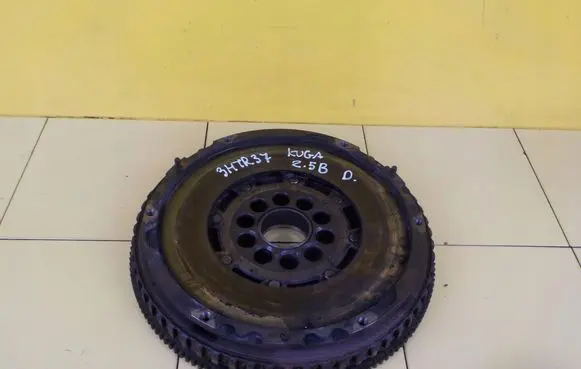 Ford Kuga I Dual mass flywheel 31259452 HYDB