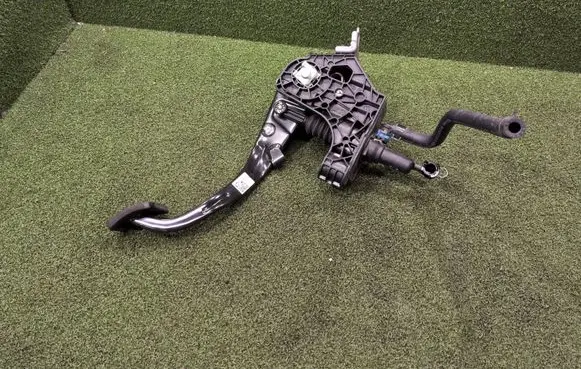 KIA Ceed Clutch pedal 93840F2100 41600G4200