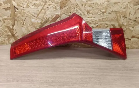 Volvo XC70 Tailgate rear/tail lights