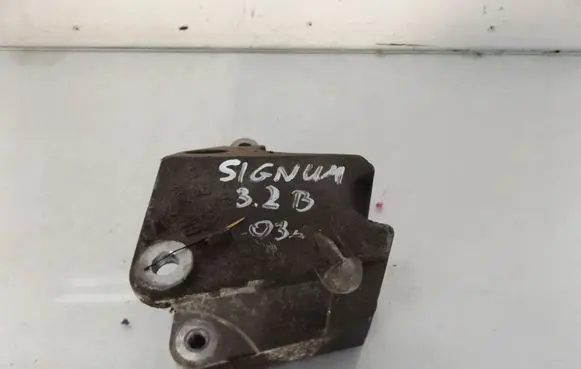 Opel Signum Engine mounting bracket