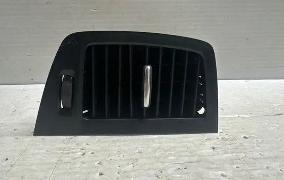 Volvo XC90 Dash center air vent grill 31417383