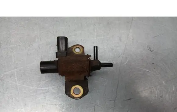 Mazda 6 Vacuum valve 