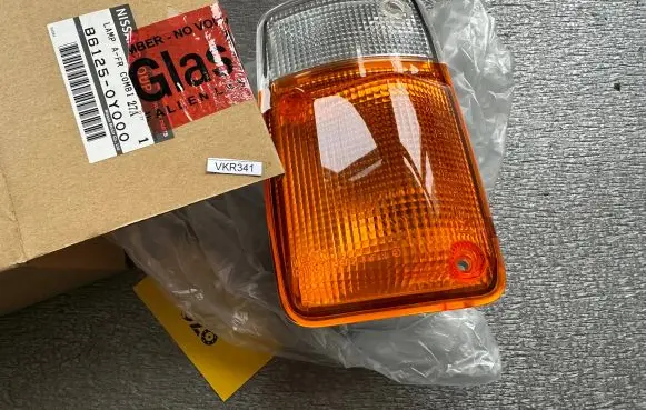 Nissan Patrol Y60 Front indicator light B61250Y000