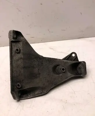 Volkswagen PASSAT B5.5 Engine mounting bracket 8D0199308AG