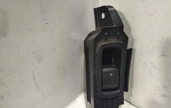 Subaru Legacy Electric window control switch 94268 AG040 83071AG040
