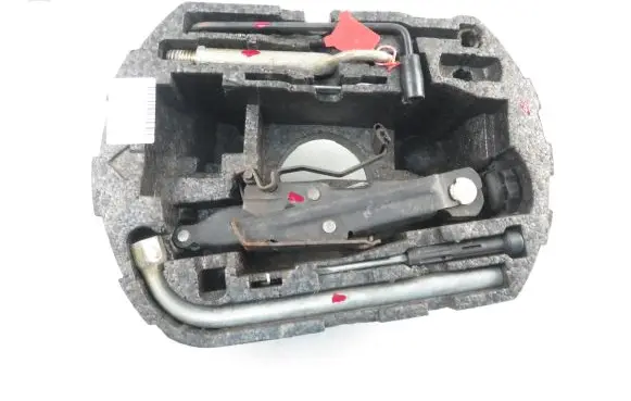 Volkswagen New Beetle Spare wheel section trim 