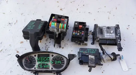 Iveco Daily 35.8 - 9 Engine control unit/module ECU 504121602