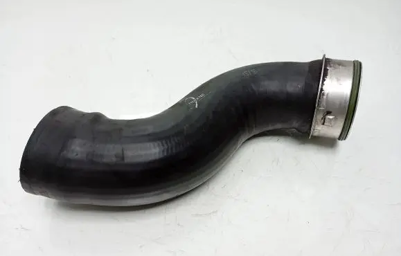 Mercedes-Benz Vito Viano W639 Intercooler hose/pipe 5674052