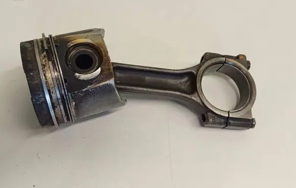 Renault Trafic II (X83) Piston with connecting rod