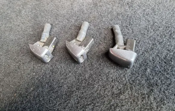 Volvo V40 Windshield washer spray nozzle 