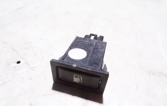 Toyota Avensis T250 Fuel tank opening switch 156795