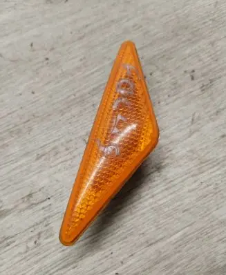 Front fender indicator light